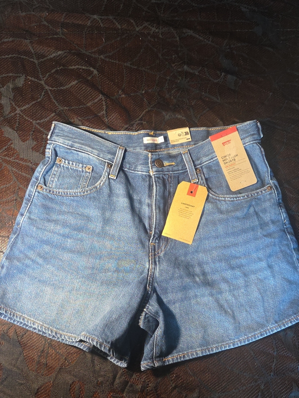 Levi's Women's Cinch Mid-Thigh Shorts - Kiss Goodbye 29